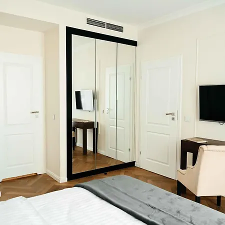 Lumina Ovo Aparthotel 4*