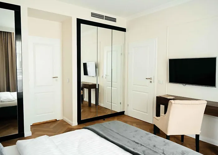 Lumina Ovo アパートホテル 4*