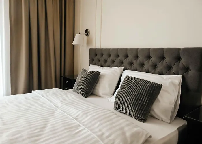 Lumina Ovo アパートホテル 4*